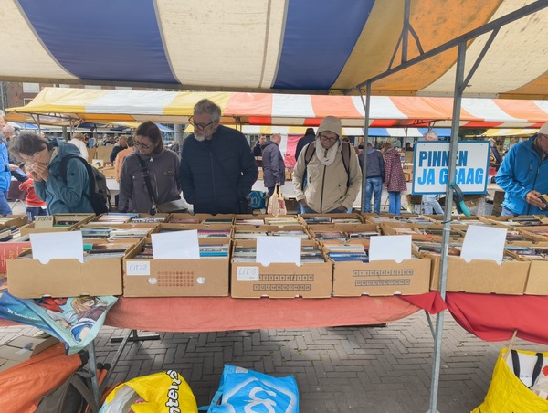 250617 Boekenmarkt Louis Tinner2